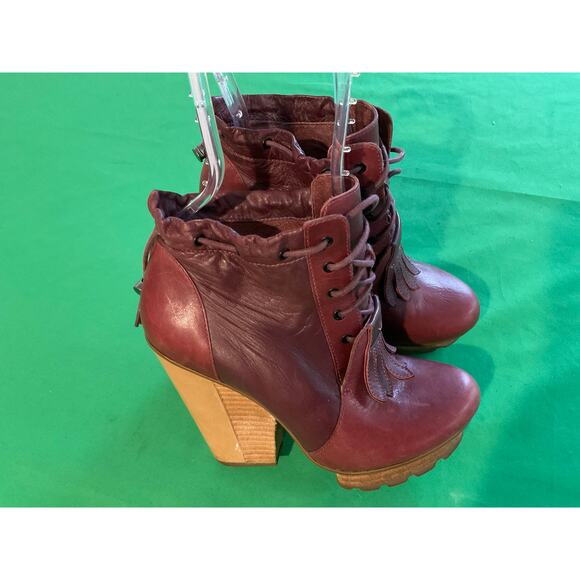 Timo Weiland for Tsubo Burgundy Leather kiltie fringe Platform Ankle boots 6 - Picture 5 of 13